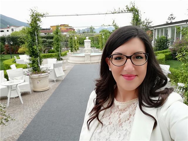 Laureata in archeologia impartisce lezioni private di storia, italiano, filosofia e storia dell'arte