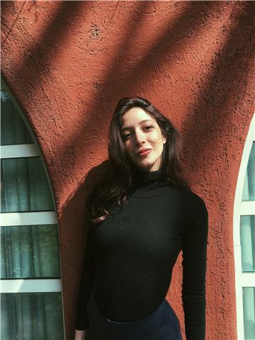 Salve a tutti,
Sono Sofia, ho 23 anni, sono laureata in lettere con il massimo dei voti e al momento sto concludendo il mio percorso di studi in storia dell’arte.
Offro a prezzi contenuti il servizio di aiuto compiti e sostegno allo studio per tutte le ma