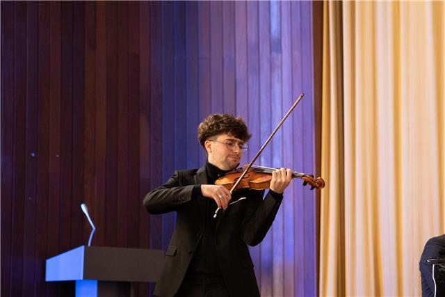 Clases de violín y enseñanzas musicales generales