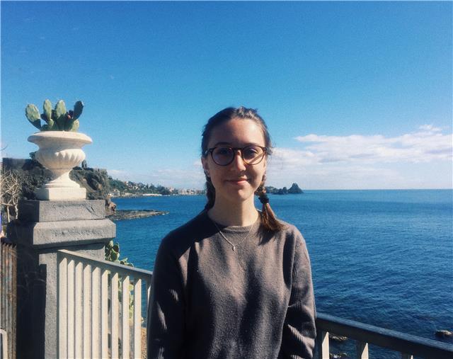 Studentessa di Fisica, lieta di offrire ripetizioni di fisica e anche di matematica