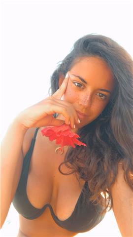 Estudiante de universidad con nivel medio-alto de 
también puedo impartir clases de matemáticas y lengua 
doy clases a niños de eso y bachillerato