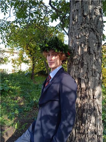 Studente laureato in ingegneria disponibile ad aiutare chiunque abbia bisogno di un ripasso in materie scolastiche e accademiche. retribuzione bassa