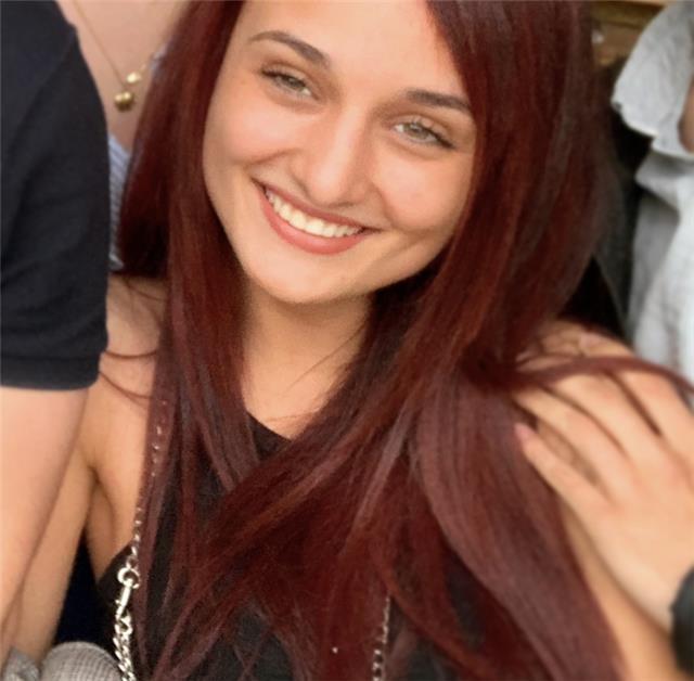 Profesora de matemáticas y física y química de todos los niveles (ESO, FP, bachillerato, universidad)