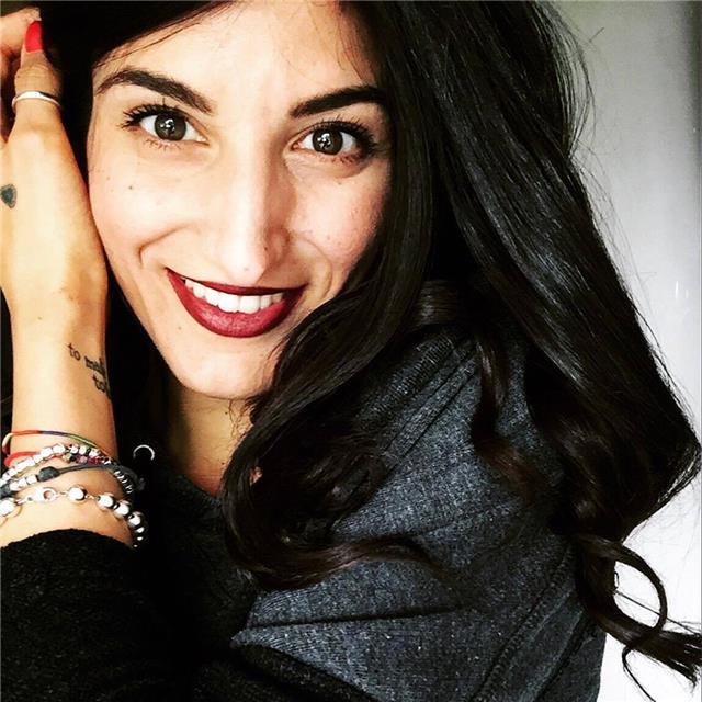 Studentessa universitaria laureata in storia dell’arte