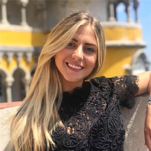 Graduada de Máster Trilingue doy clases de italiano, español, francés e inglés