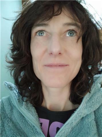 Ciao. Sono Patrizia e ho sempre insegnato matematica col sorriso. Se hai bisogno di un aiuto sono qui