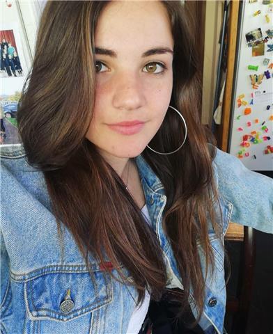 Insegnante lingue ex studentessa liceo linguistico