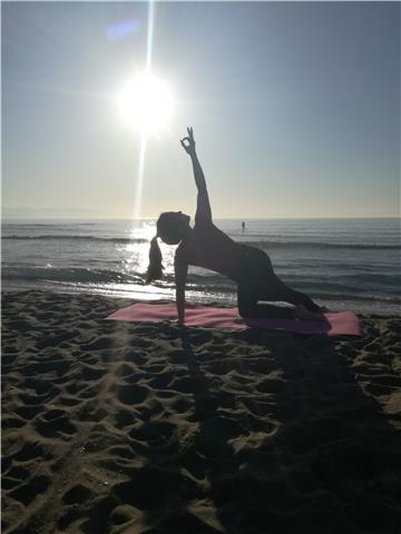 Yoga para todas las personas. yoga classes for everyone