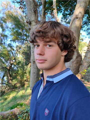 Estudiante, ofrezco clases de refuerzo para primaria o secundaria en casi todas las materias. matemáticas, física, química, historia, biología, inglés