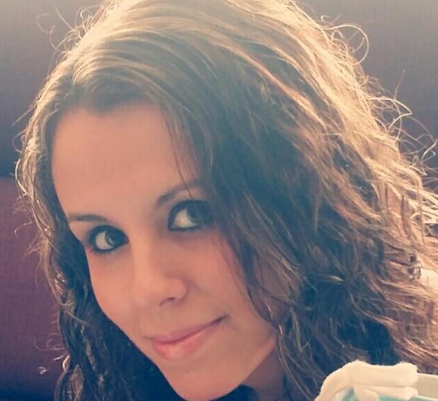 Licenciada en filología inglesa y traducción e interpretación. inglés a todos los niveles. 100% de aprobados. dominio completo del idioma, (bilingüe)