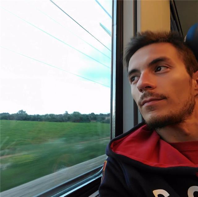 Laureato in ingegneria con esperienza pluriennale impartisce ripetizioni di matematica a studenti di qualsiasi livello di istruzione (anche online). prezzi modici e possibilità di variare giorni e orari