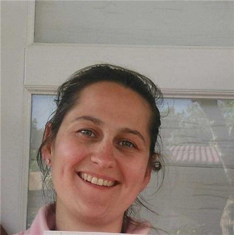 Soy maestra de educacion infantil y primaria y puedo dar clases de cualquier asignatura de primaria y también de primero de la eso