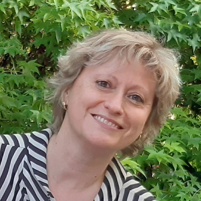 Laureata in matematica con esperienza di insegnamento propone lezioni di matematica