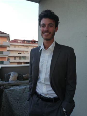 Diplomato allo scientifico a pieni voti